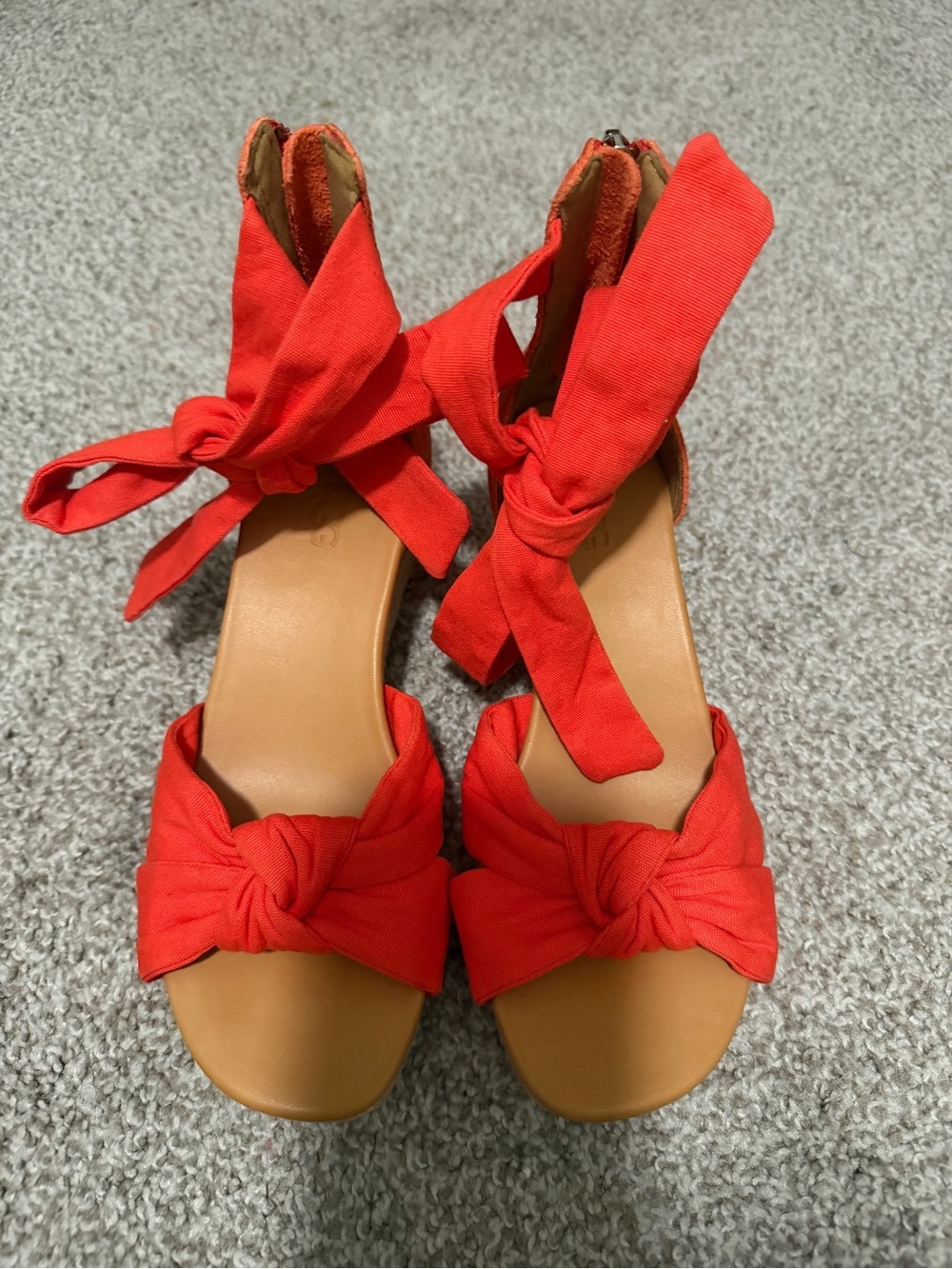 “New” UGG Red Knot-Tie Women’s Sandals size5.5